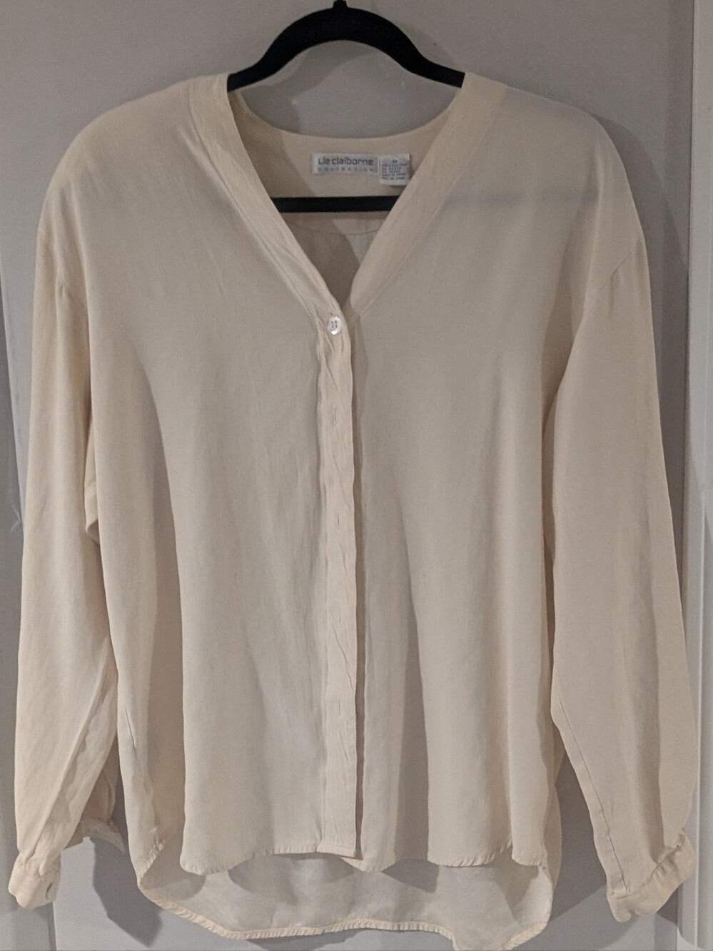 Liz Claiborne Cream V-Neck Button Front Blouse